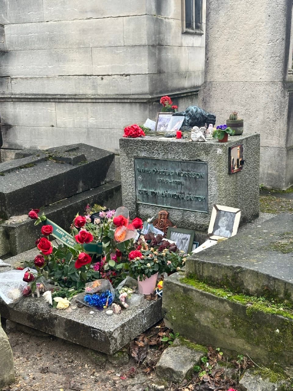 Grave of Jim Morrison